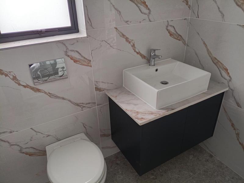 To Let 3 Bedroom Property for Rent in Uitzicht Western Cape